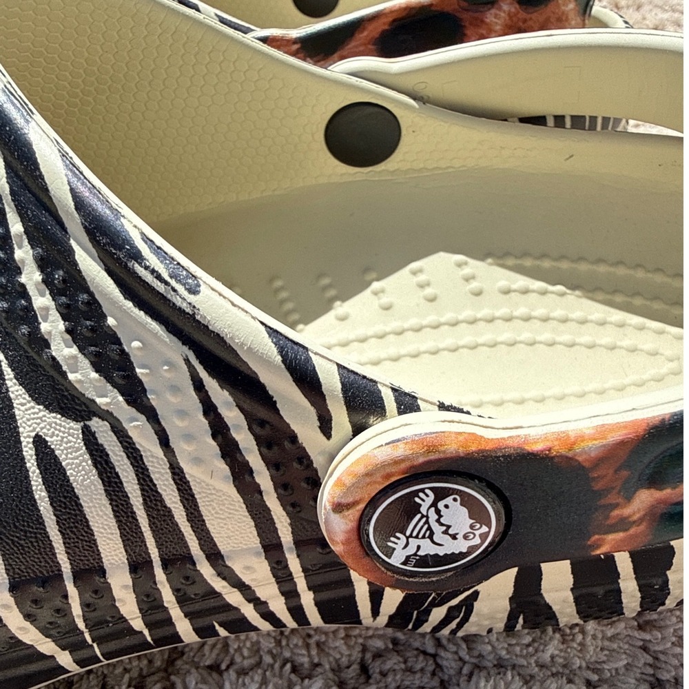Crocs Classic Clogs Zebra Leopard Animal Print Mens 8 Womens 10 Mickey Jibbitz - Picture 4 of 7
